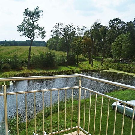 Dwor Dluzniewo Bed & Breakfast Dış mekan fotoğraf