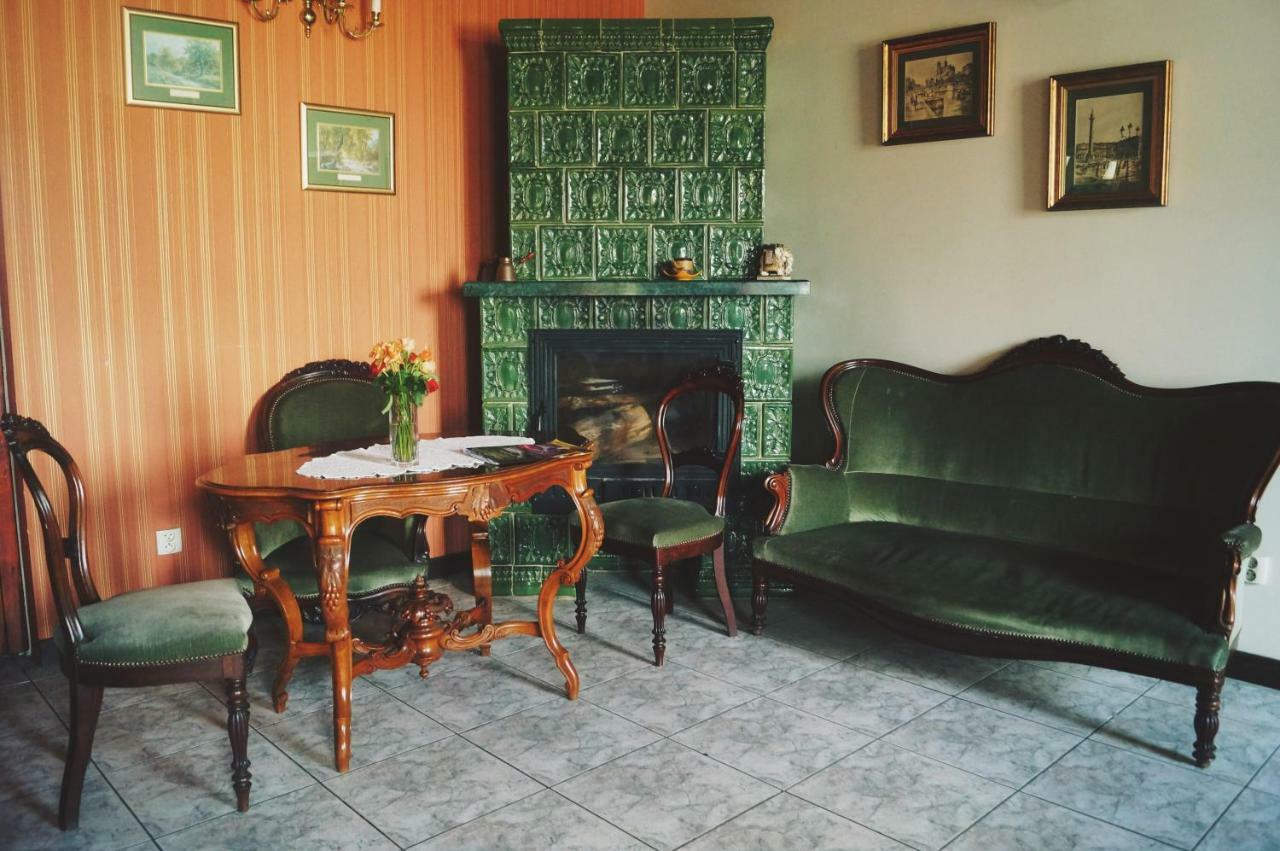 Dwor Dluzniewo Bed & Breakfast Dış mekan fotoğraf